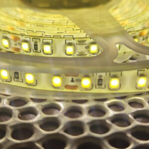 Світлодіодна стрічка тепла біла
